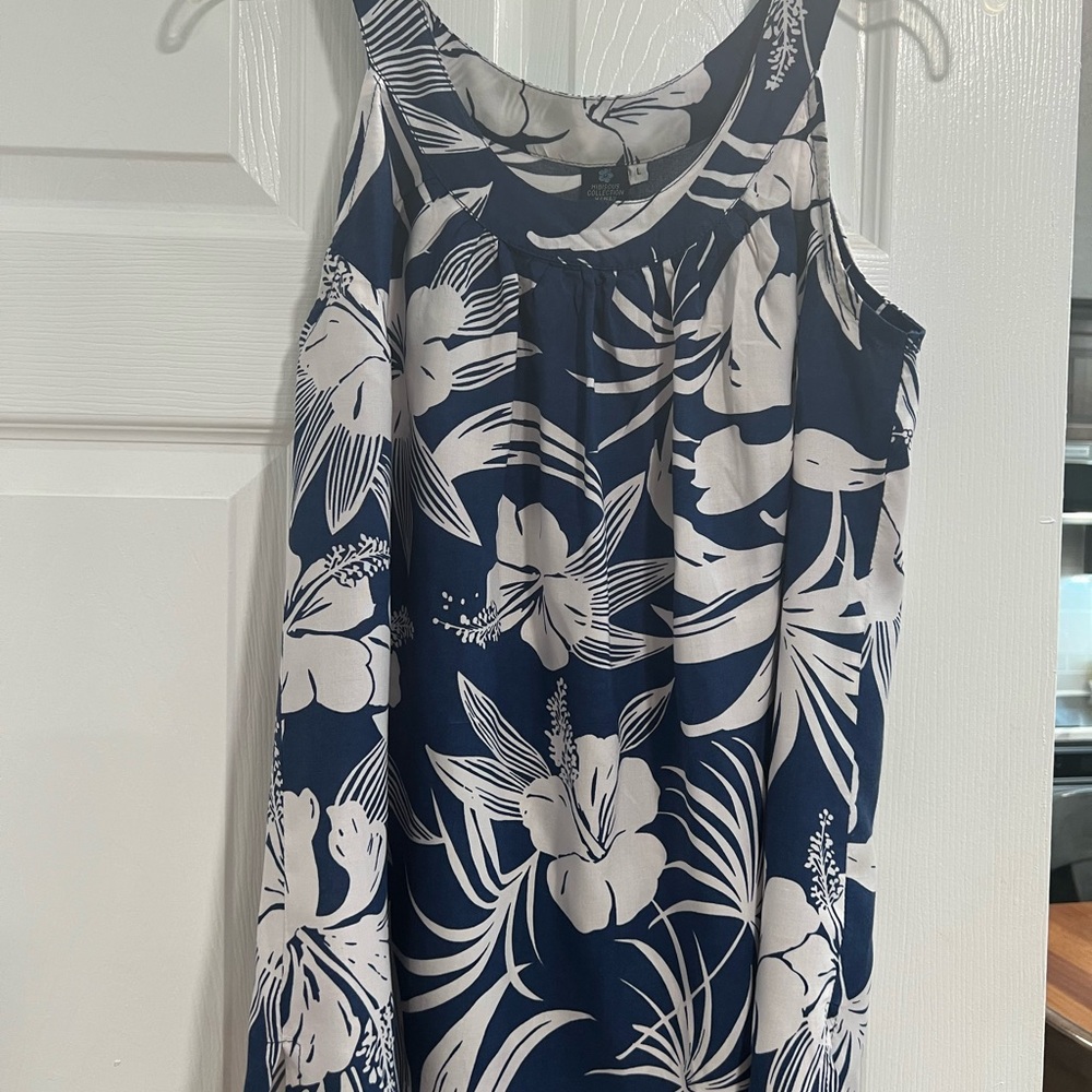 Hibiscus Collection Blue and White Floral Top